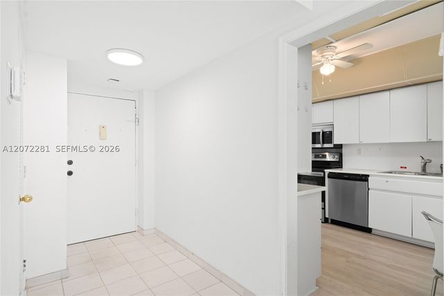 5001 Collins Ave 10G, Miami Beach, FL 33140