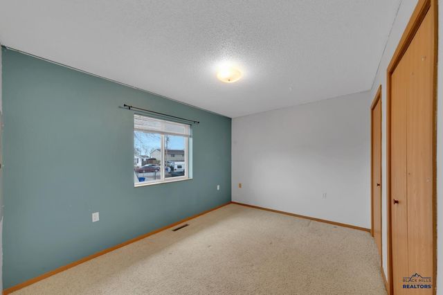 716 MALL DR, Rapid City, SD 57701