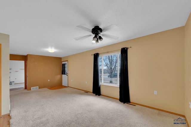 716 MALL DR, Rapid City, SD 57701