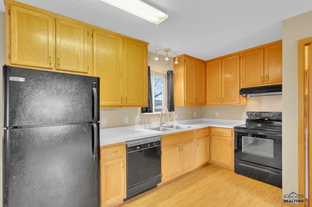 716 MALL DR, Rapid City, SD 57701