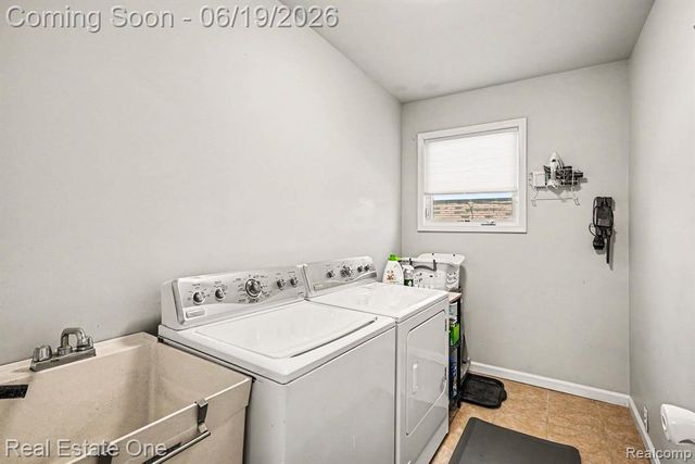 6317 Atkins Drive, Troy, MI 48085