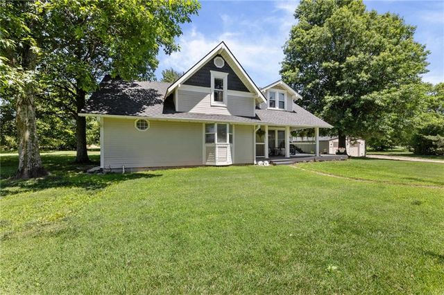 13020 W 327th Street, Paola, KS 66071