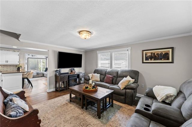 13020 W 327th Street, Paola, KS 66071