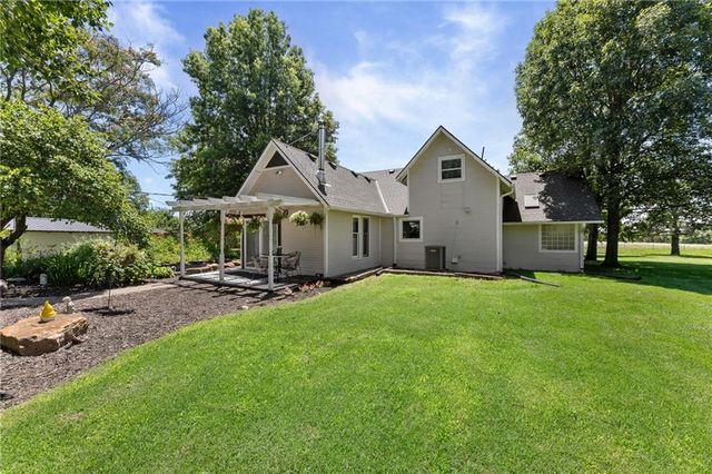 13020 W 327th Street, Paola, KS 66071