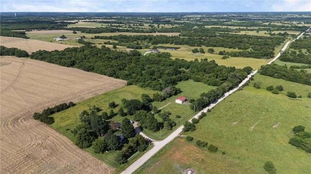 13020 W 327th Street, Paola, KS 66071