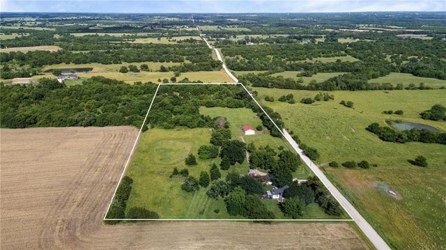 13020 W 327th Street, Paola, KS 66071