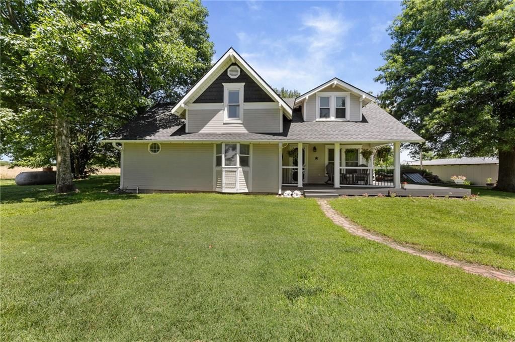 13020 W 327th Street, Paola, KS 66071