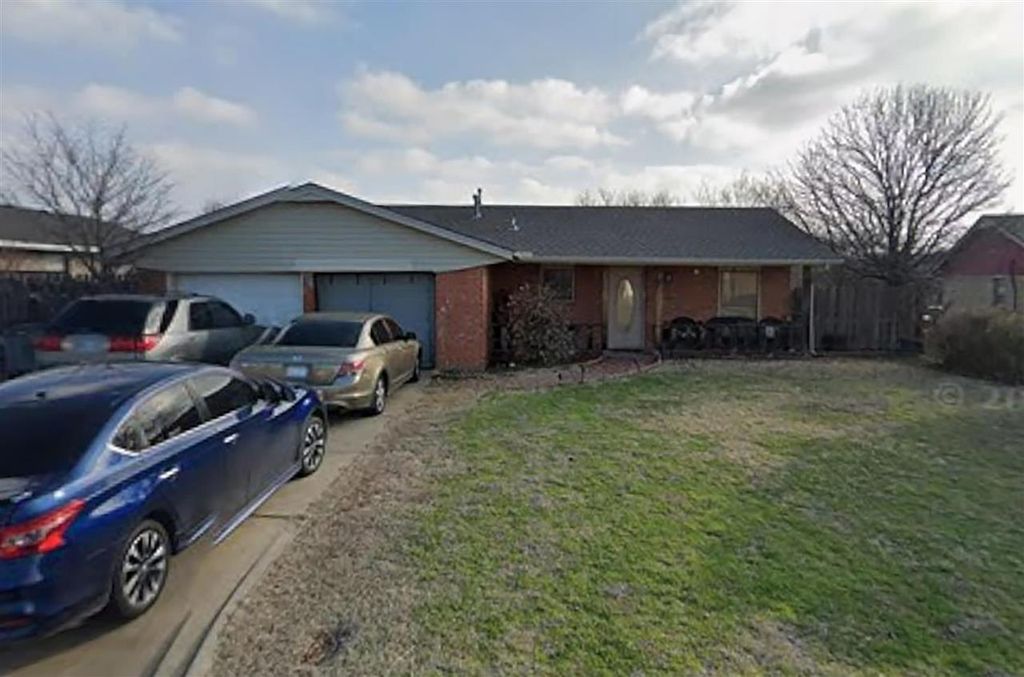 6009 SW Park Ave, Lawton, OK 73505