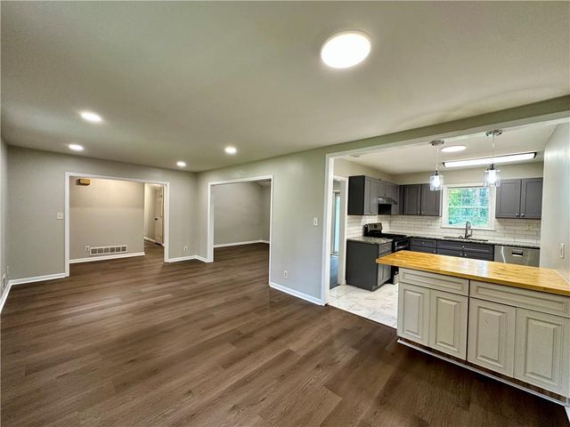 1620 Hebron Lane, Riverdale, GA 30296