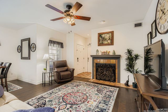 11839 Parliament St Apt 2013, San Antonio, TX 78216