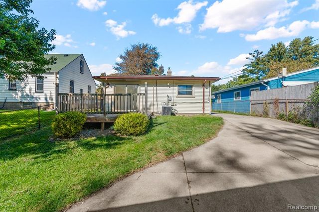 25455 Hanover Street, Dearborn Heights, MI 48125