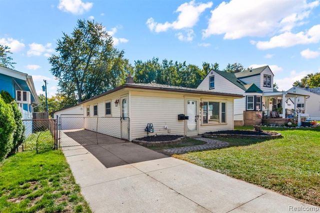 25455 Hanover Street, Dearborn Heights, MI 48125