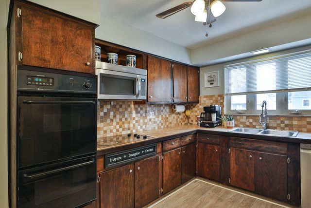 404 Old Village Road, Columbus, OH 43228