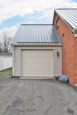 404 Old Village Road, Columbus, OH 43228