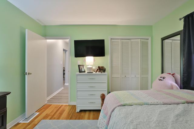 404 Old Village Road, Columbus, OH 43228