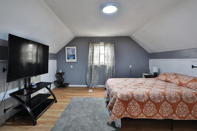 404 Old Village Road, Columbus, OH 43228