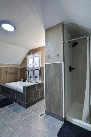 404 Old Village Road, Columbus, OH 43228