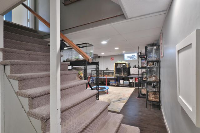 404 Old Village Road, Columbus, OH 43228