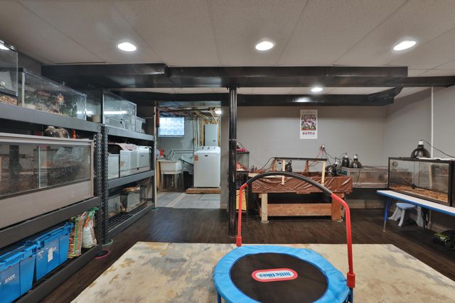 404 Old Village Road, Columbus, OH 43228