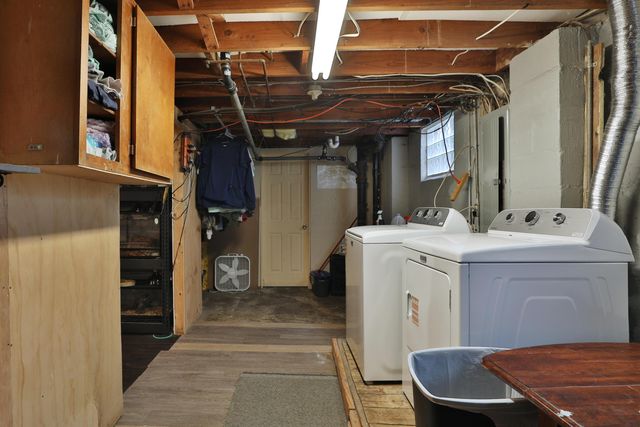 404 Old Village Road, Columbus, OH 43228