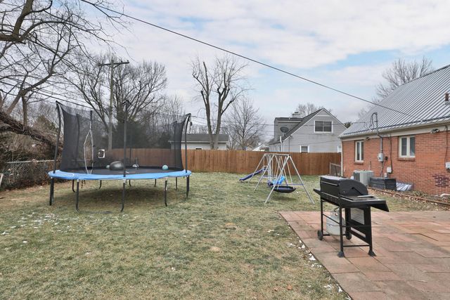 404 Old Village Road, Columbus, OH 43228