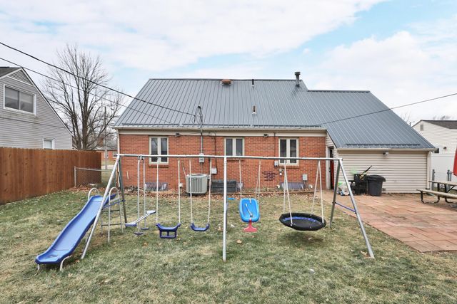 404 Old Village Road, Columbus, OH 43228