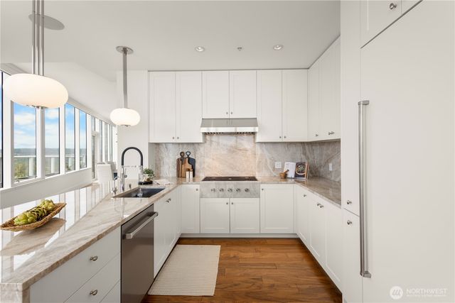 10700 NE 4th Street #4202, Bellevue, WA 98004