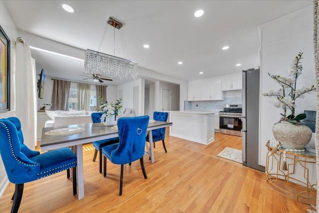 5572 Ambassador DR, Roanoke, VA 24019