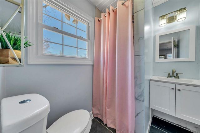 5572 Ambassador DR, Roanoke, VA 24019