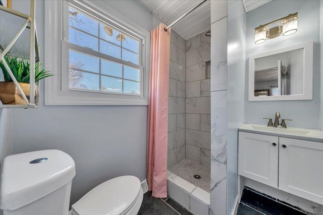 5572 Ambassador DR, Roanoke, VA 24019