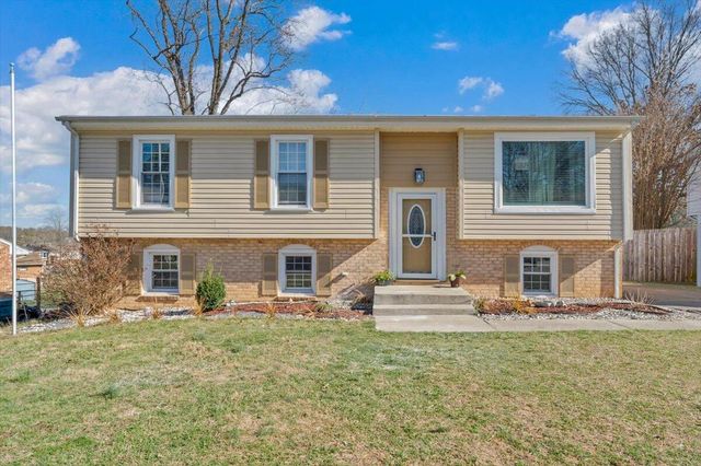 5572 Ambassador DR, Roanoke, VA 24019