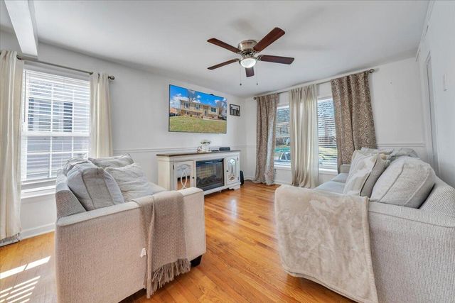 5572 Ambassador DR, Roanoke, VA 24019