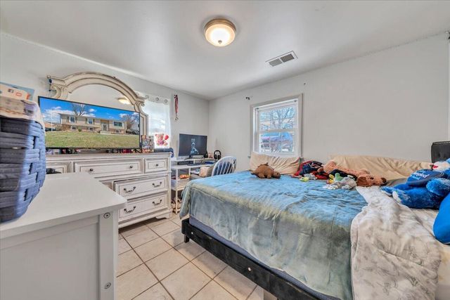 5572 Ambassador DR, Roanoke, VA 24019