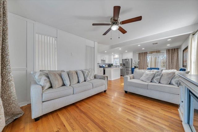 5572 Ambassador DR, Roanoke, VA 24019