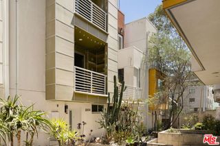 2204 Fox Lane, Los Angeles, CA 90026