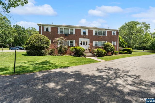 3 Rustic Circle D, Montvale, NJ 07645