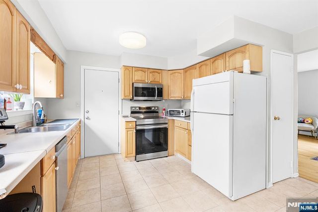 3 Rustic Circle D, Montvale, NJ 07645