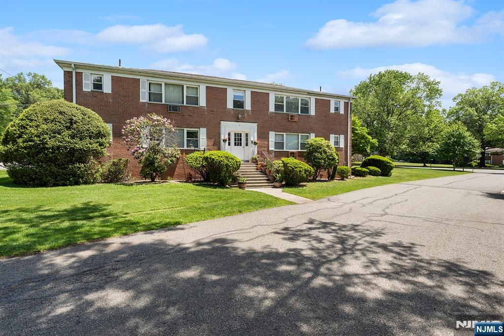 3 Rustic Circle D, Montvale, NJ 07645