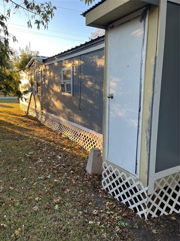 305 7th Street, Rosenberg, TX 77471