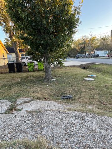 305 7th Street, Rosenberg, TX 77471