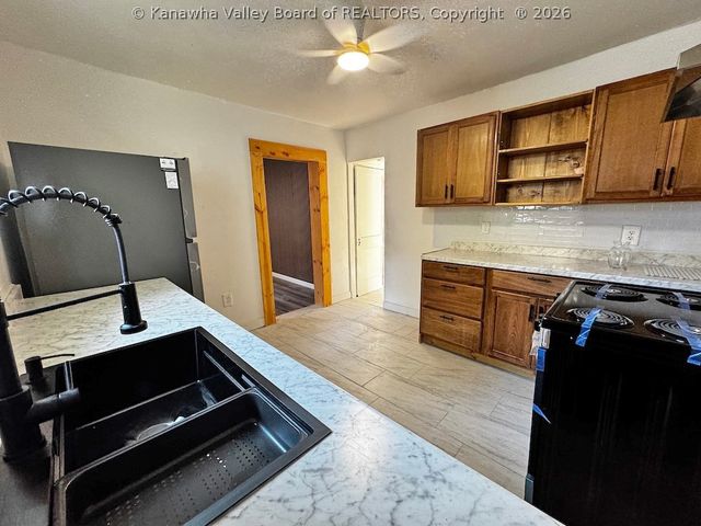 417 Spencer Street, South Charleston, WV 25303