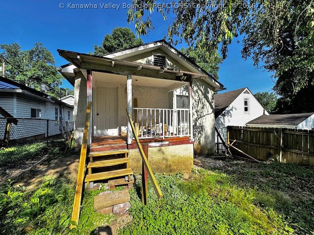 417 Spencer Street, South Charleston, WV 25303