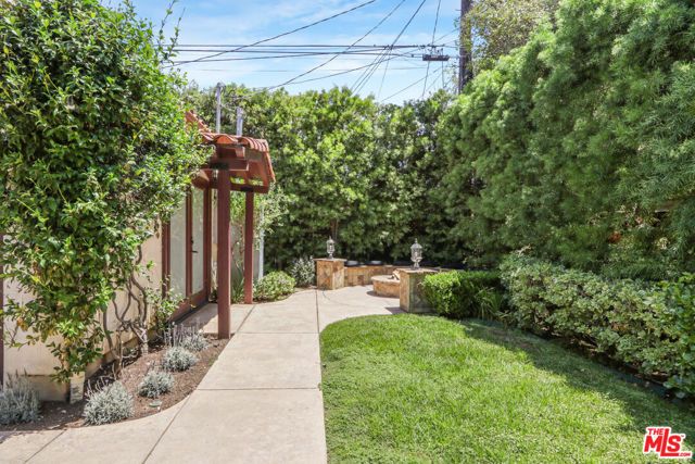 2130 Manning Avenue, Los Angeles, CA 90025