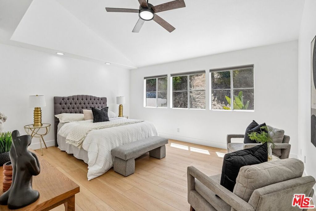 Image 10 of property listing at 4347 Freedom Drive A, Calabasas, CA 91302
