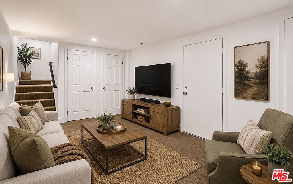 Image 13 of property listing at 4347 Freedom Drive A, Calabasas, CA 91302