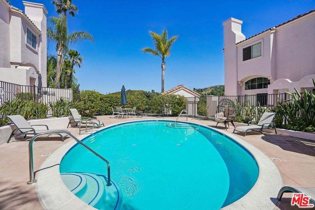 Image 17 of property listing at 4347 Freedom Drive A, Calabasas, CA 91302