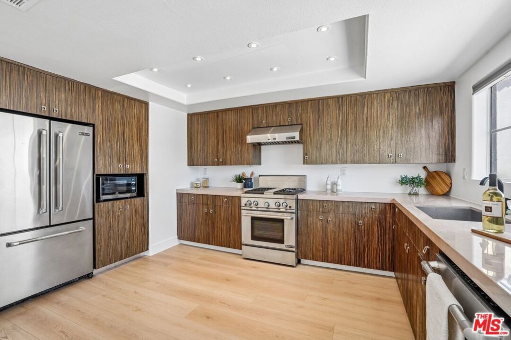 Image 6 of property listing at 4347 Freedom Drive A, Calabasas, CA 91302