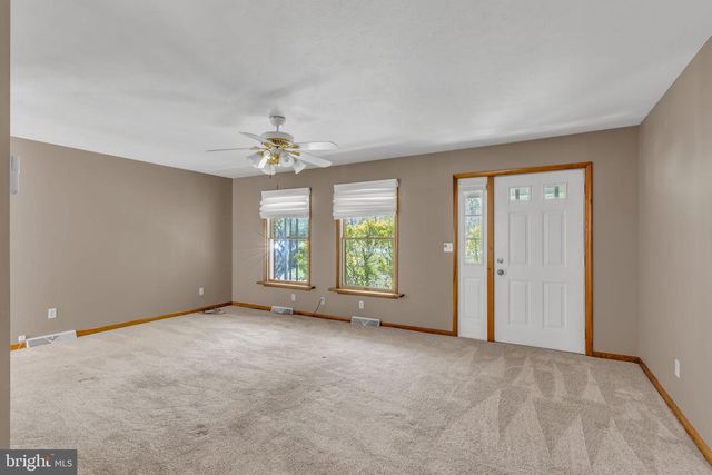 54 LOSHES RUN RD, Duncannon, PA 17020