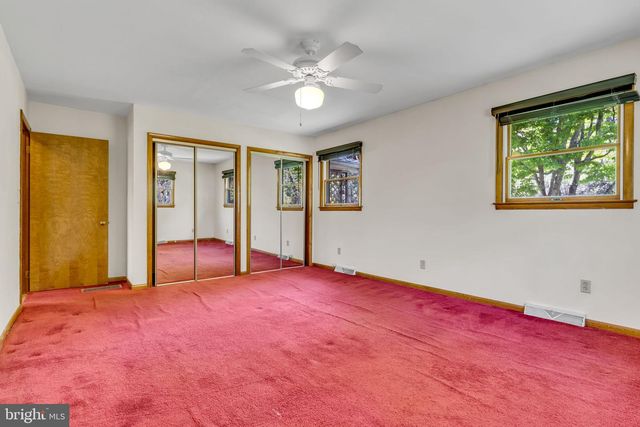 54 LOSHES RUN RD, Duncannon, PA 17020