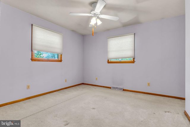 54 LOSHES RUN RD, Duncannon, PA 17020
